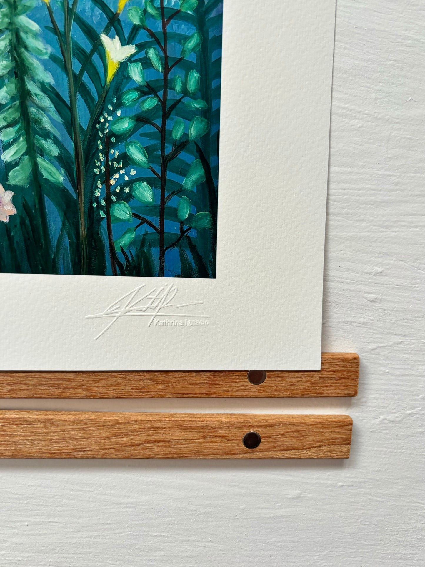 MAGNET WOODEN HANGER FRAME